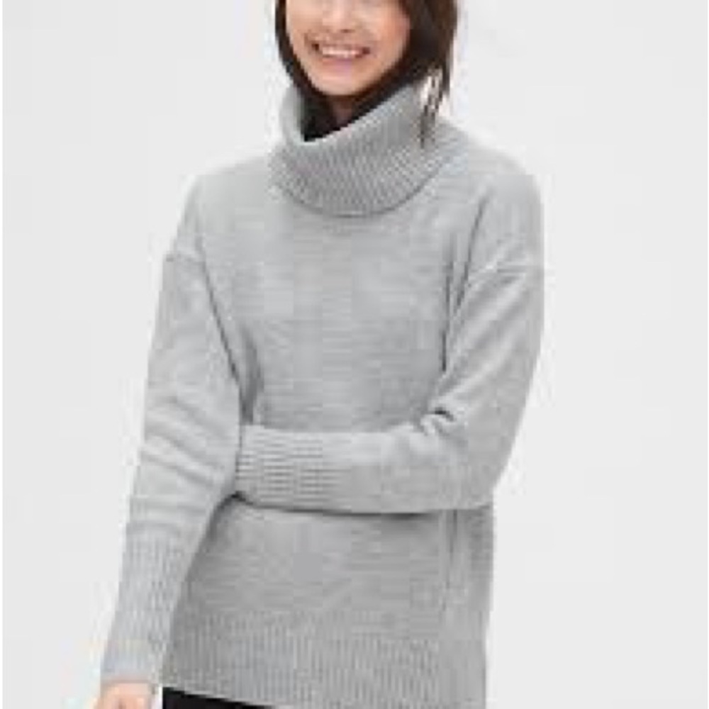 Gap sweater size medium tall in black